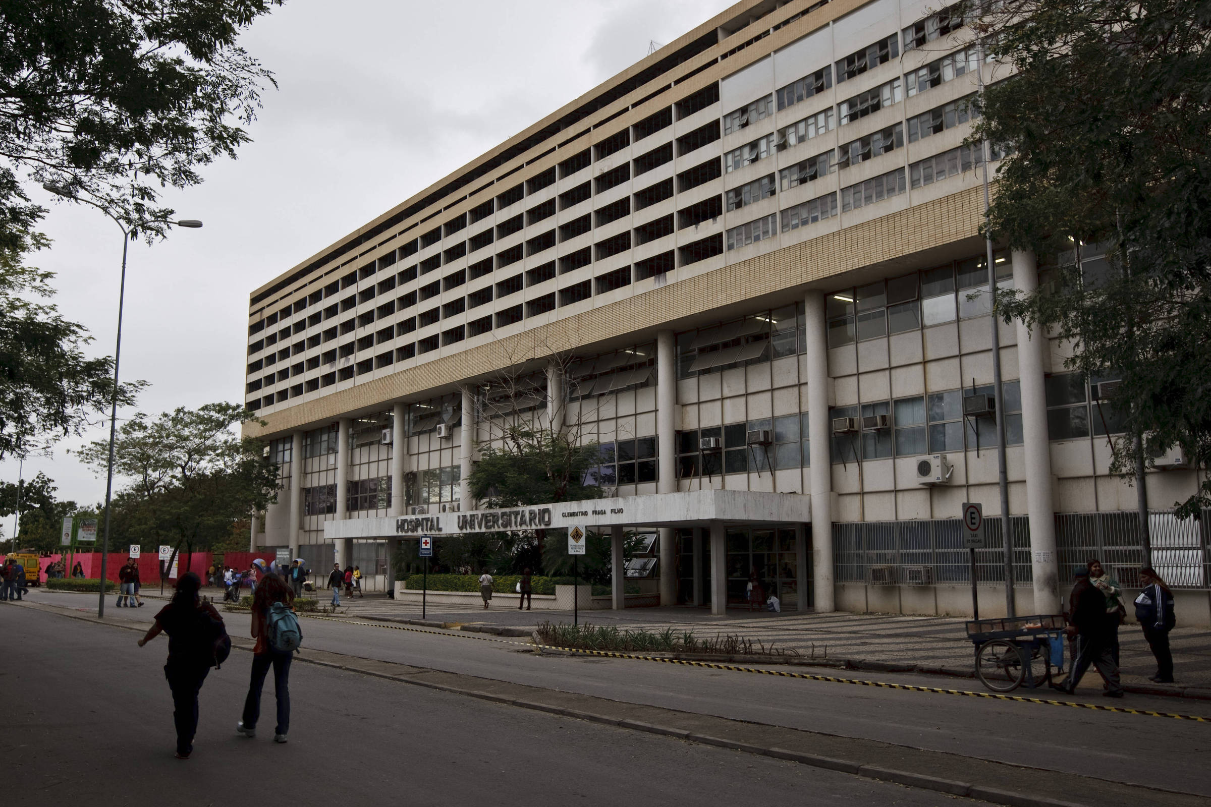 MEC vai liberar R$ 100 mi por ano a universidades federais sem hospitais